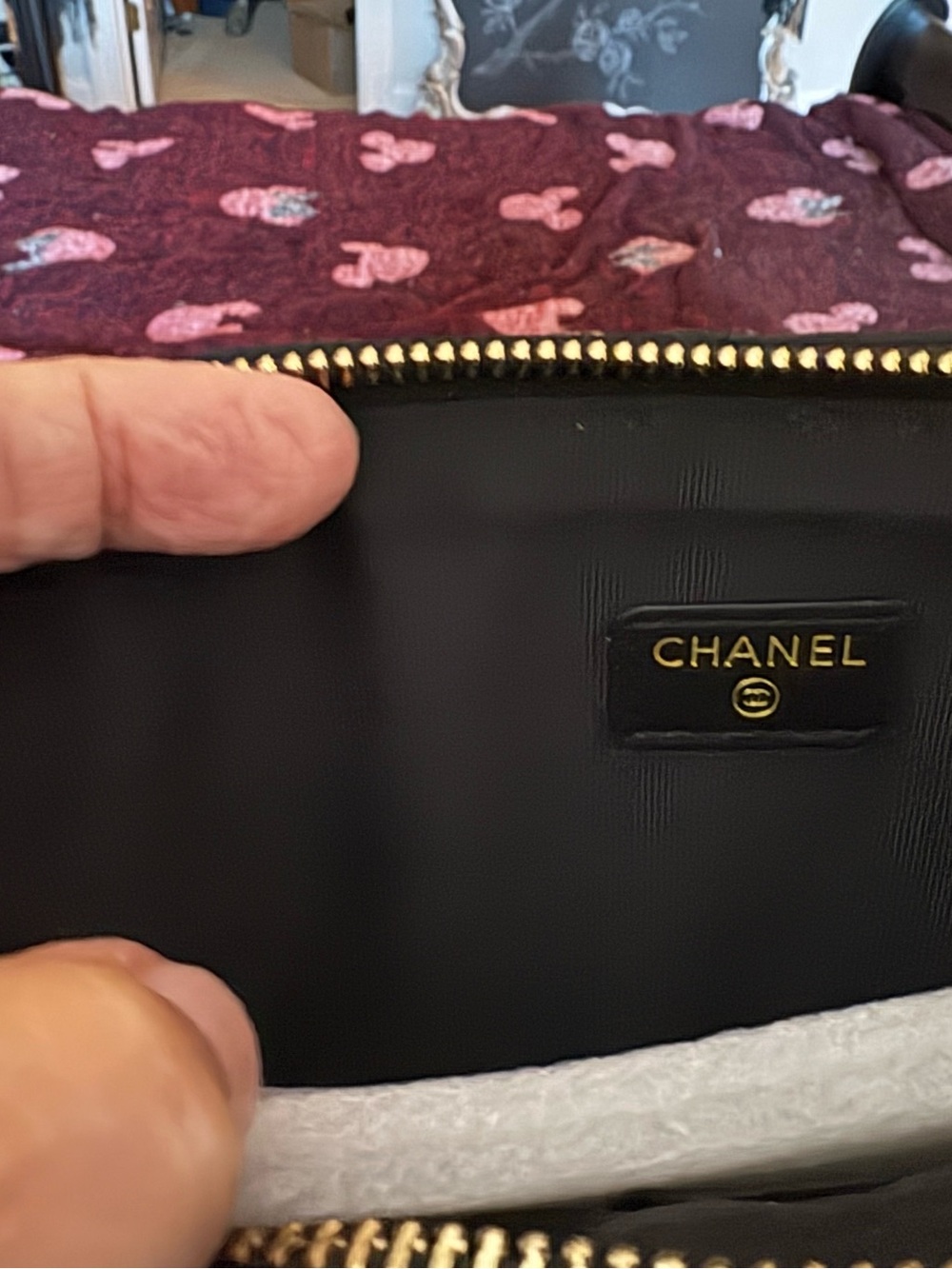 Chanel Beauty soft Quilted Black Zip Wallet - Picture 4 of 4